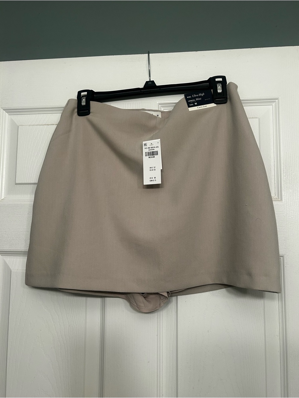 NWT Abercrombie Curve Love Ultra High Rise Mini Skort Taupe Size M